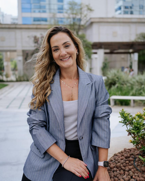 Dr. Yara Peluso Cid